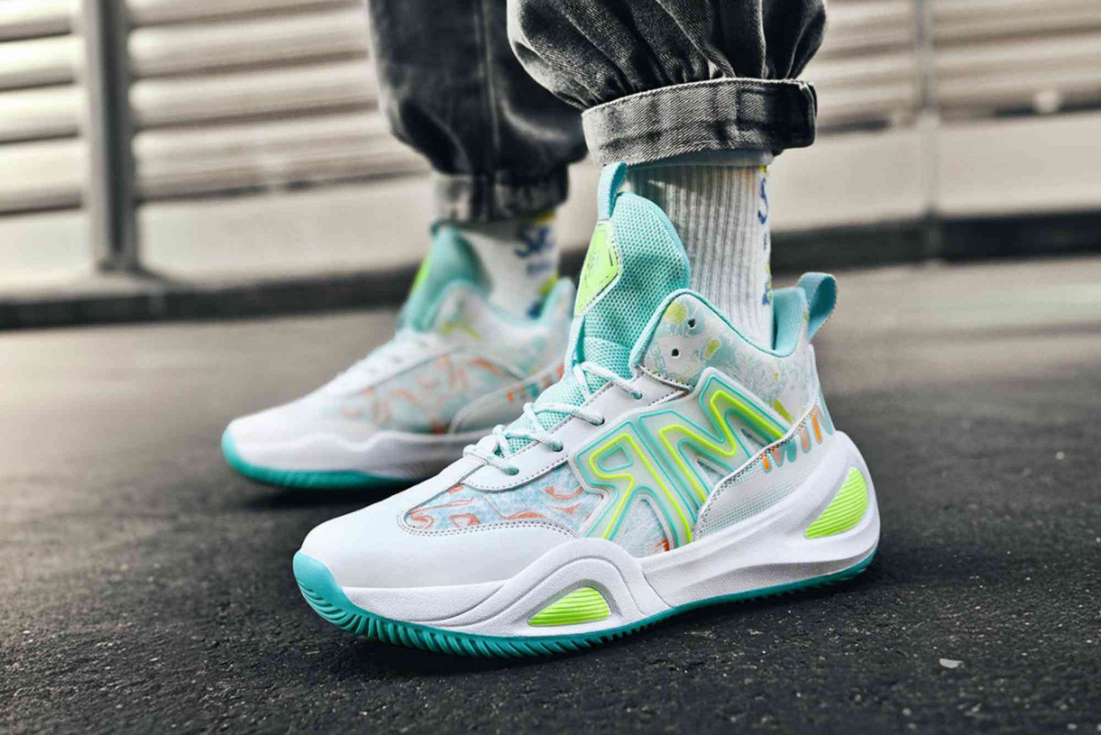 Stylish and Comfortable Green Athletic Shoes for Youth