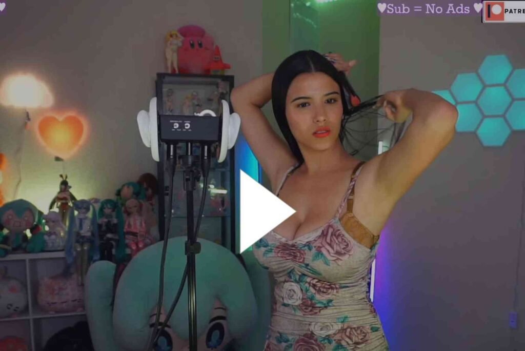 Strawberrytabby Exposed