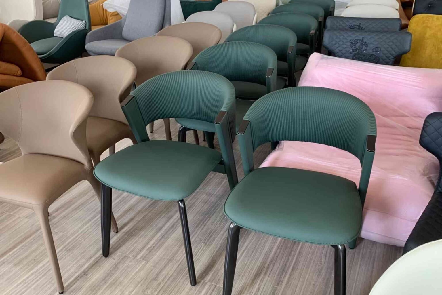Guide to Selecting Durable Restaurant Chairs from Wholesale Suppliers