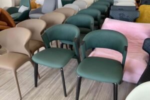 Guide to Selecting Durable Restaurant Chairs from Wholesale Suppliers